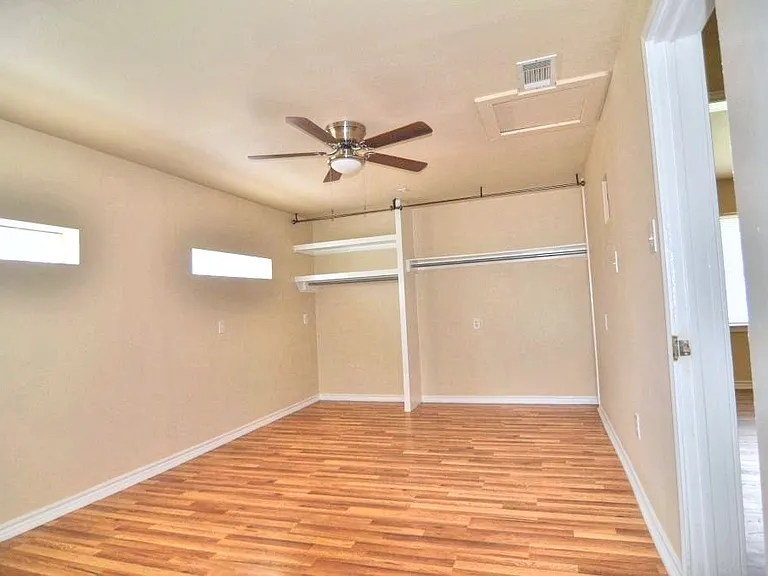 11015 Visalia Dr — Photo 7