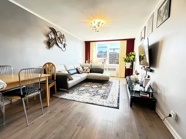 2461 East 29th Street image 1 of 9