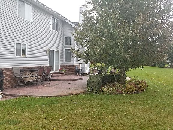 4th image of 141 Lakeshore Dr