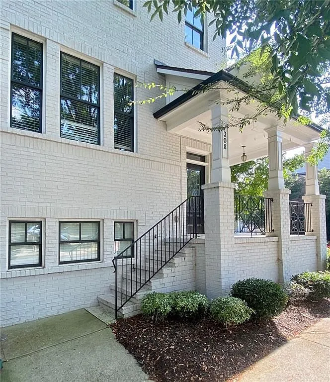 308 Suwanee Ave photo 1