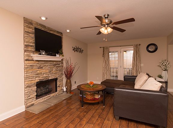 3rd image of 419 Leslie Wood Dr