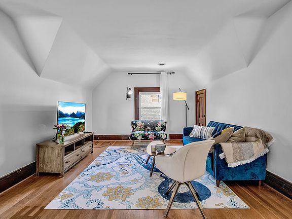 3rd image of 665 W Ferry St Floor 3