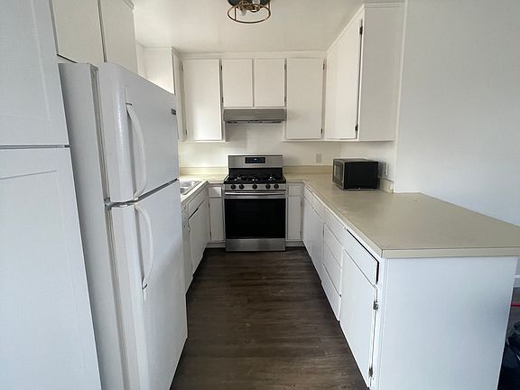 3rd image of 350 1/2 Concord St APT D