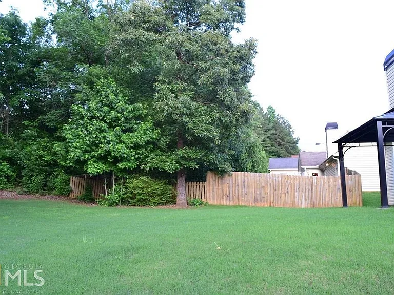 35 Bedford Park Dr — Photo 24