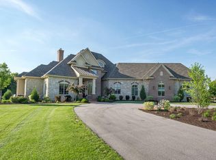 31620 W Pine Meadows Ln, Hartland, WI 53029