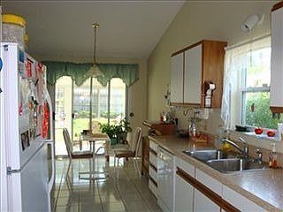 2nd image of 701 Sherwood Dr