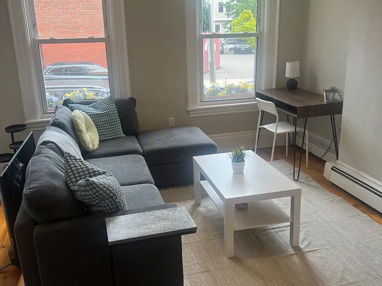 659 E 4th St #2 — Photo 3