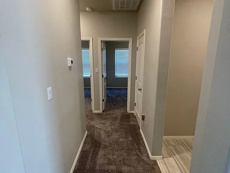 7101 Meridian St — Photo 16