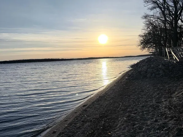 22558 Senns Beach Dr, Detroit Lakes, MN 56501