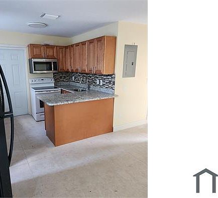 2nd image of 2606 Hiawatha Ave #C
