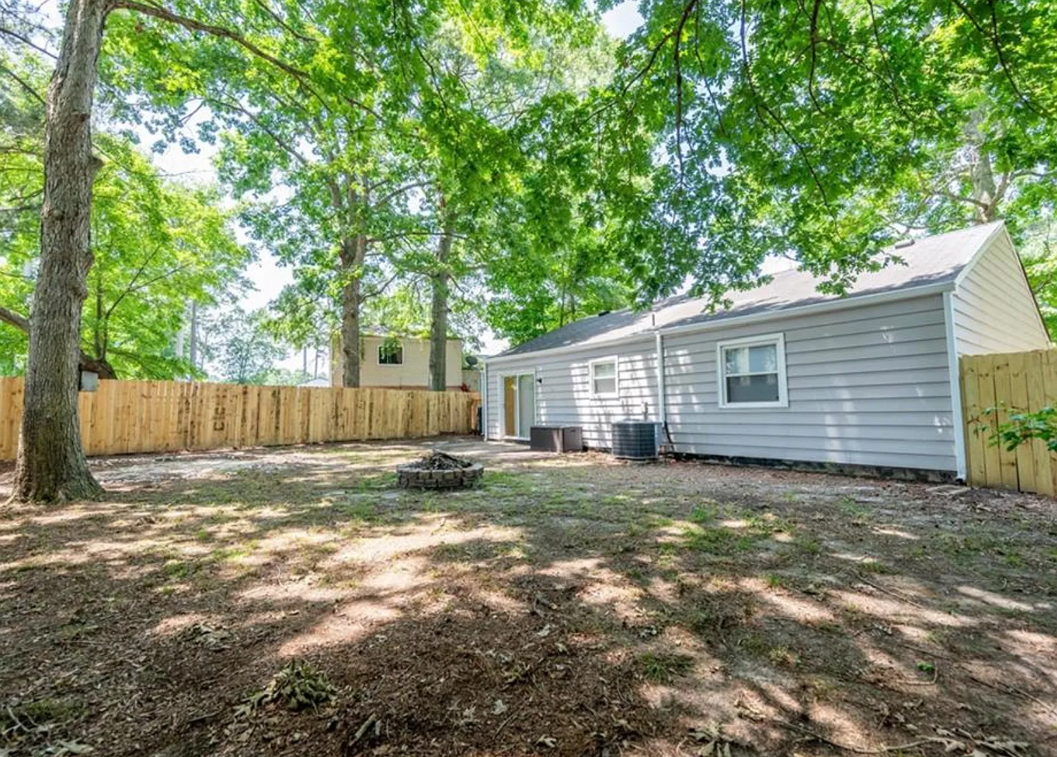 3 bed, 1.5 bath, 1457 sqft, $2,200 — Photo 4