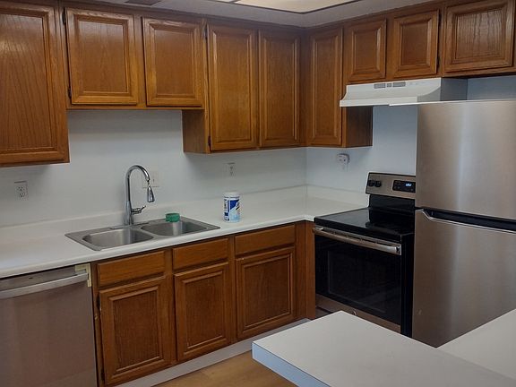 2nd image of 22701 Lakeway Dr Unit 487