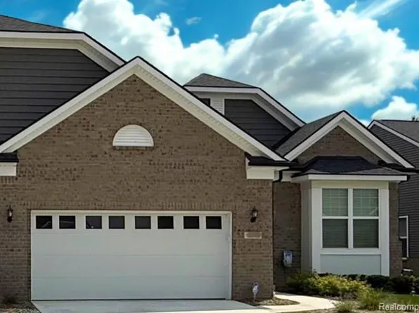 16136 Conifer Ln, Clinton Township, MI 48038
