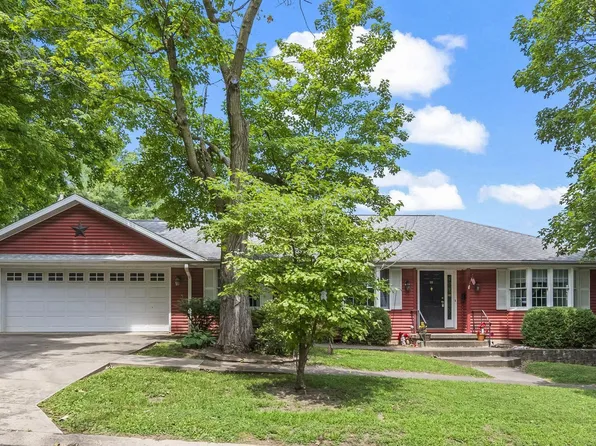 111 W Jefferson St, Petersburg, IL 62675