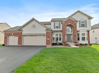 4077 Stratford Ln, Carpentersville, IL 60110
