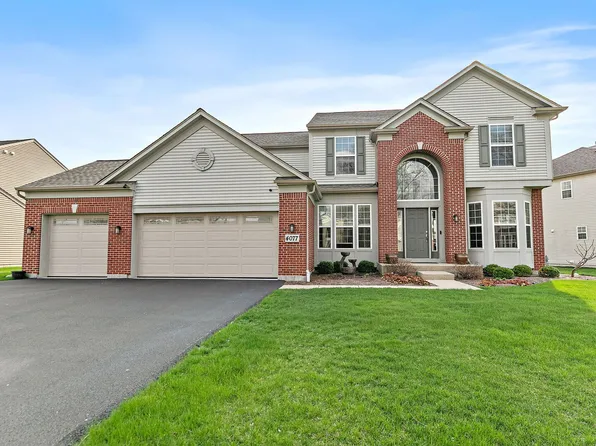 4077 Stratford Ln, Carpentersville, IL 60110