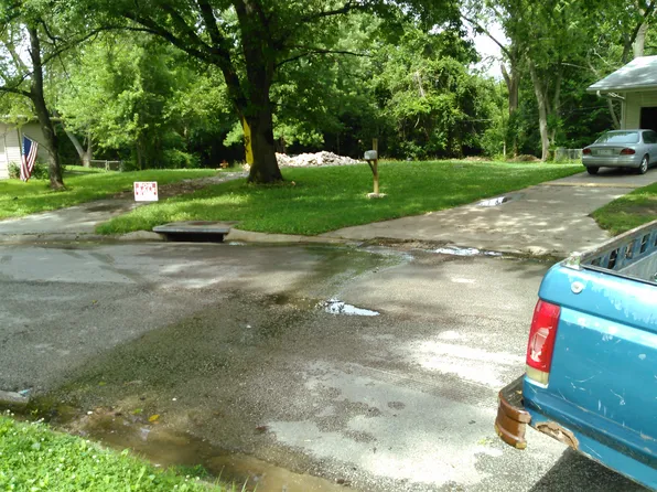 2813 S Appleton Ave, Independence, MO 64052