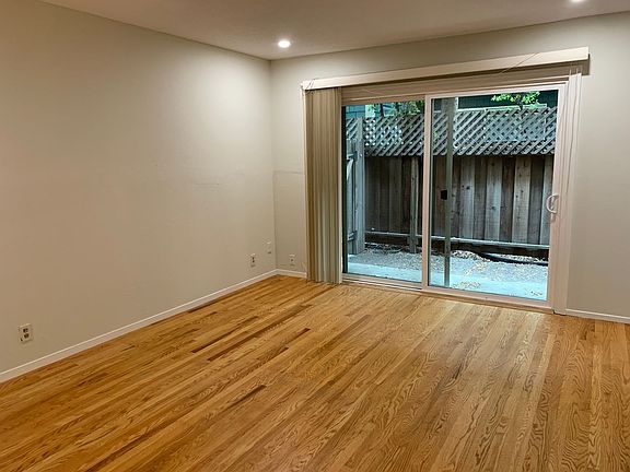 3rd image of 1704 Francisco St #B