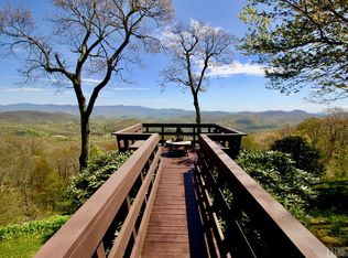 2187 Fowler Rd, Glenville, NC 28736