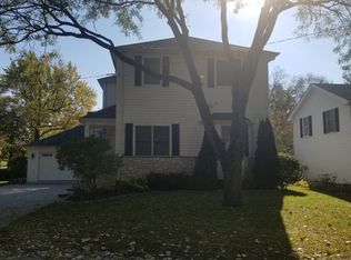 99 Walnut St, Clarendon Hills, IL 60514