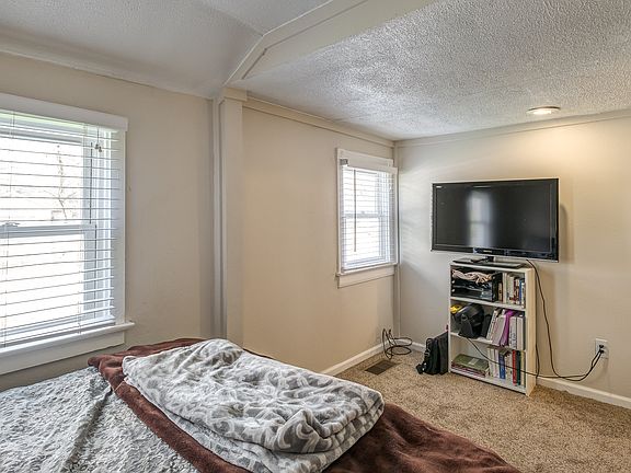 5th image of 1654 Bauer Ave