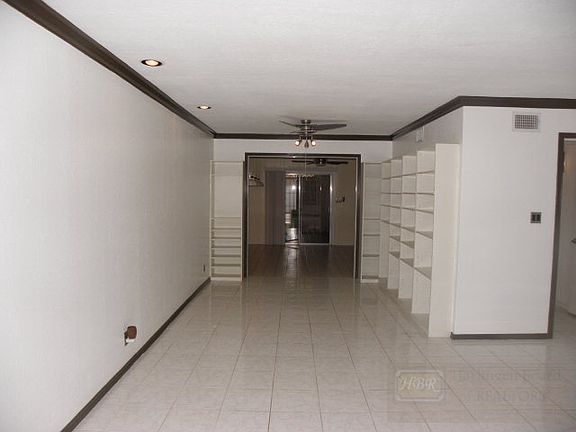 3rd image of 1718 Palm Valley Dr W