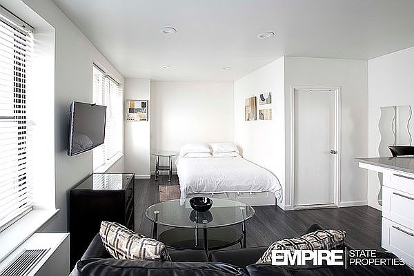1st image of 150 W 51st St APT 2028