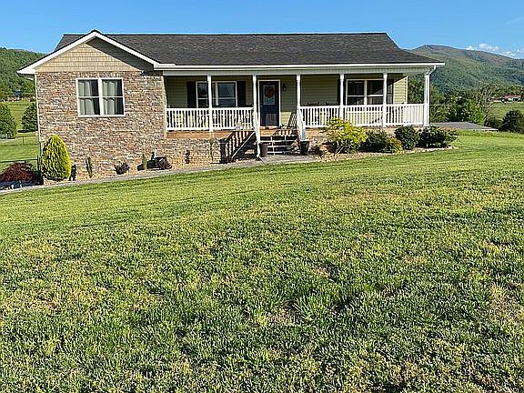 2nd image of 1020 Mountain High Ln