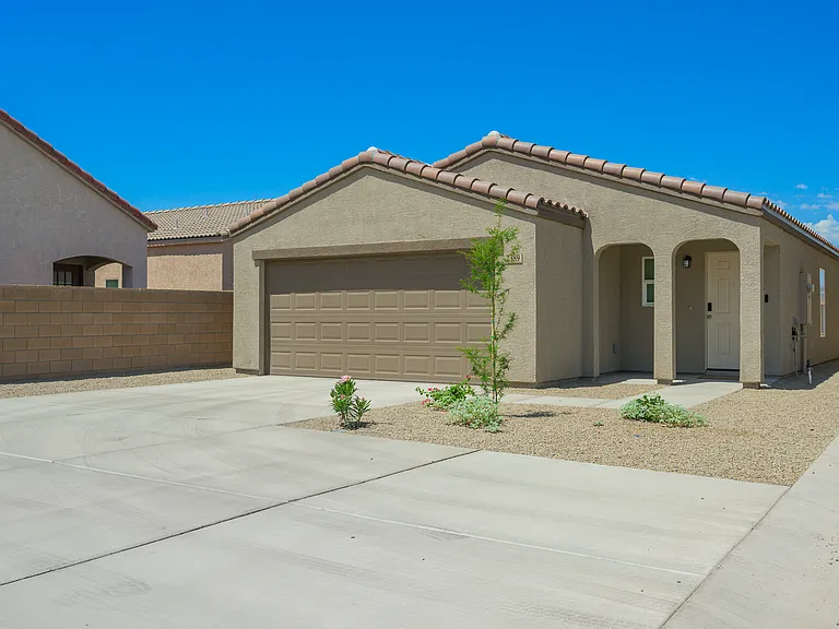 2389 Cottonwood Dr — Photo 1