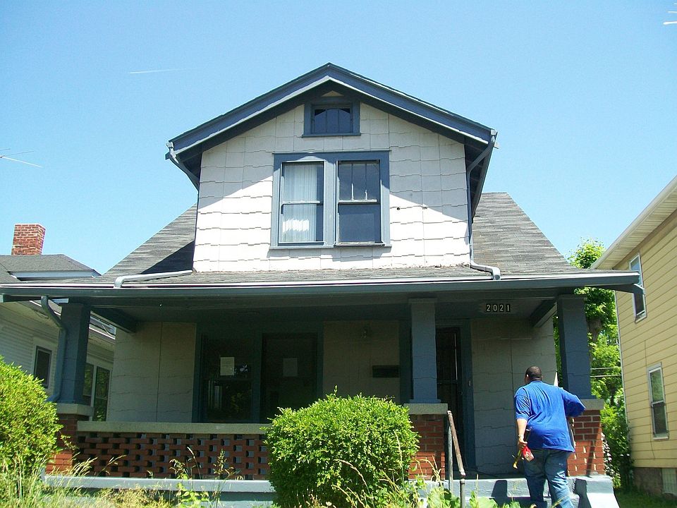 1st image of 2021 Oakridge Dr