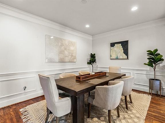 4th image of 743 W 20th St