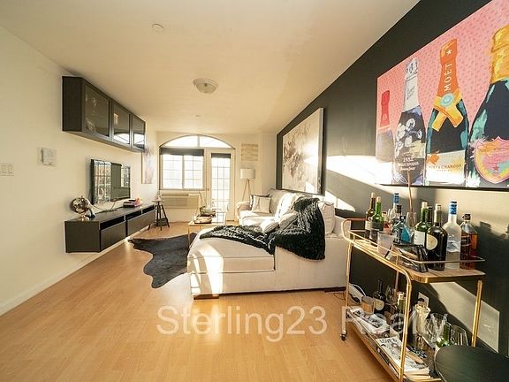 4th image of 27-16 12th St #3L