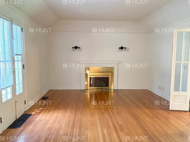 302 Inner Cir — Photo 4