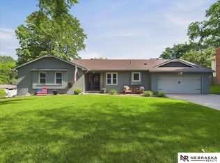 21432 Fieldcrest Dr, Elkhorn, NE 68022