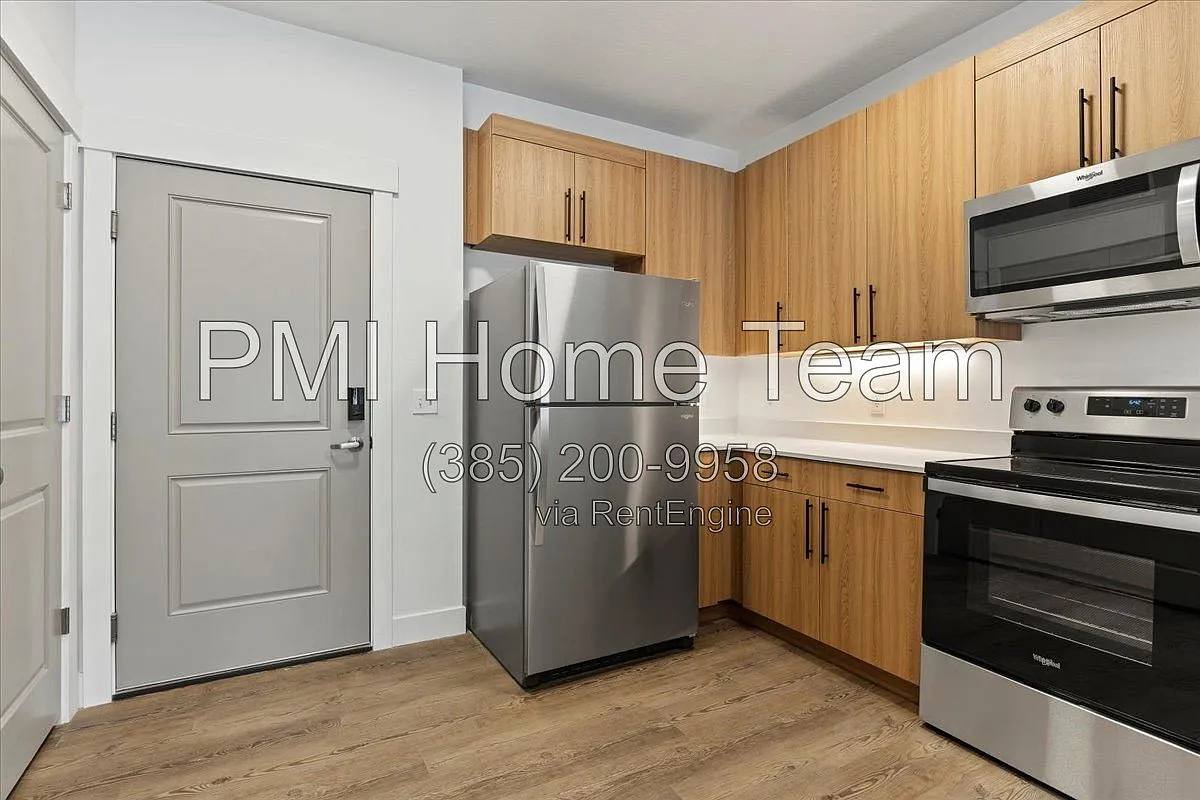 1 bed, 1.0 bath, 650 sqft, $1,200 — Photo 2