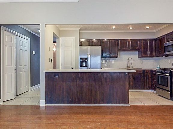 3rd image of 118 Teal Ct