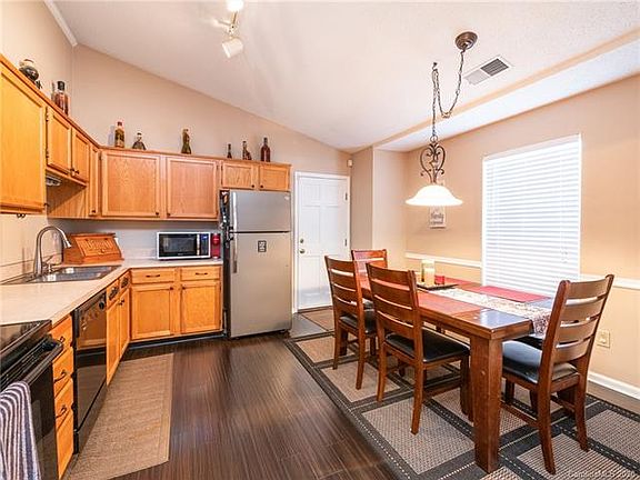 4th image of 3621 Cedarbark Dr