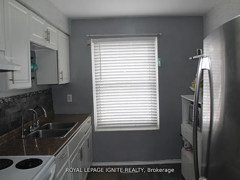 500 Grey St #D — Photo 4
