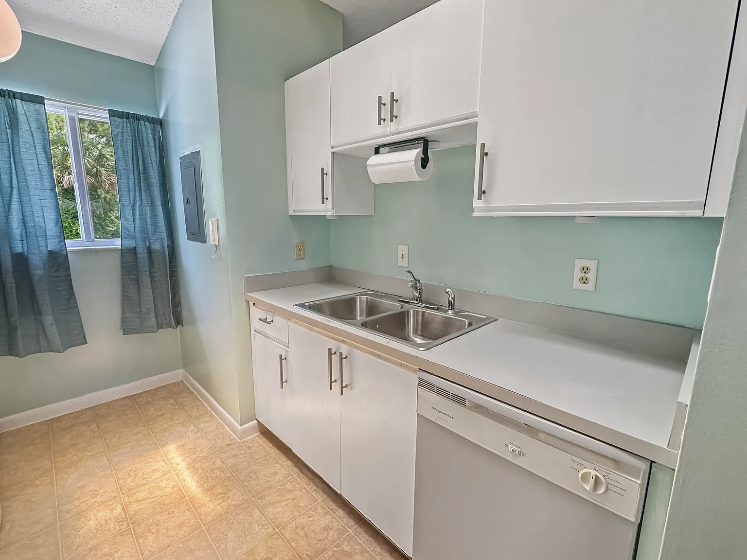 2 bed, 2.0 bath, 960 sqft, $1,800 — Photo 4
