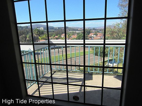 3rd image of 16388 Avenida Venusto Unit E