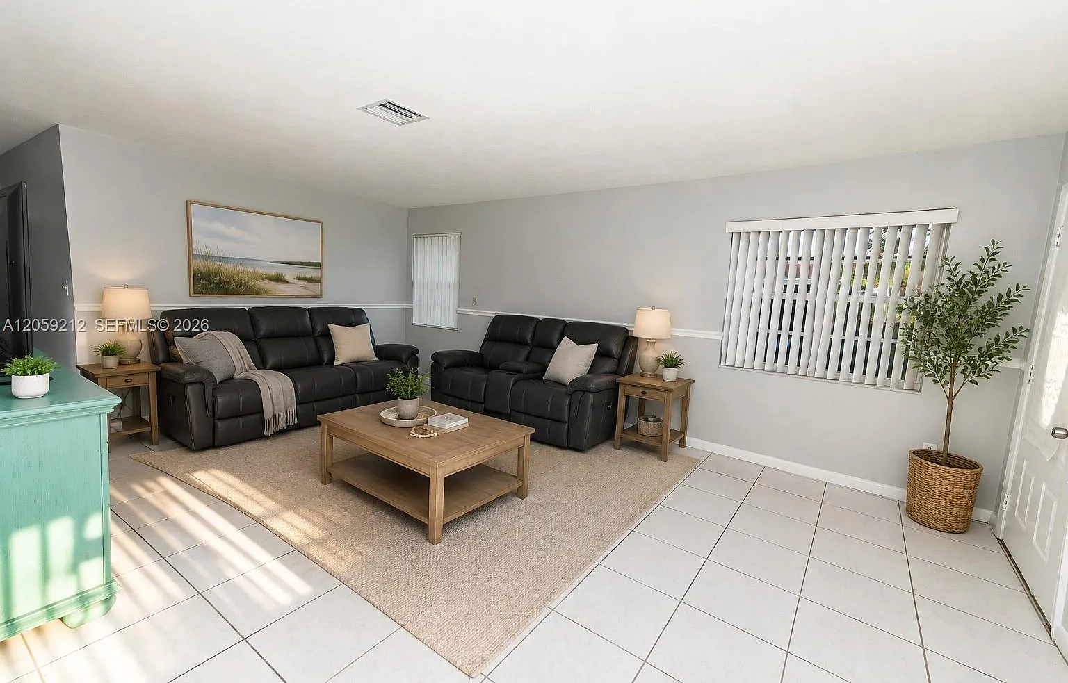 3 bed, 1490 sqft, $3,500 — Photo 1
