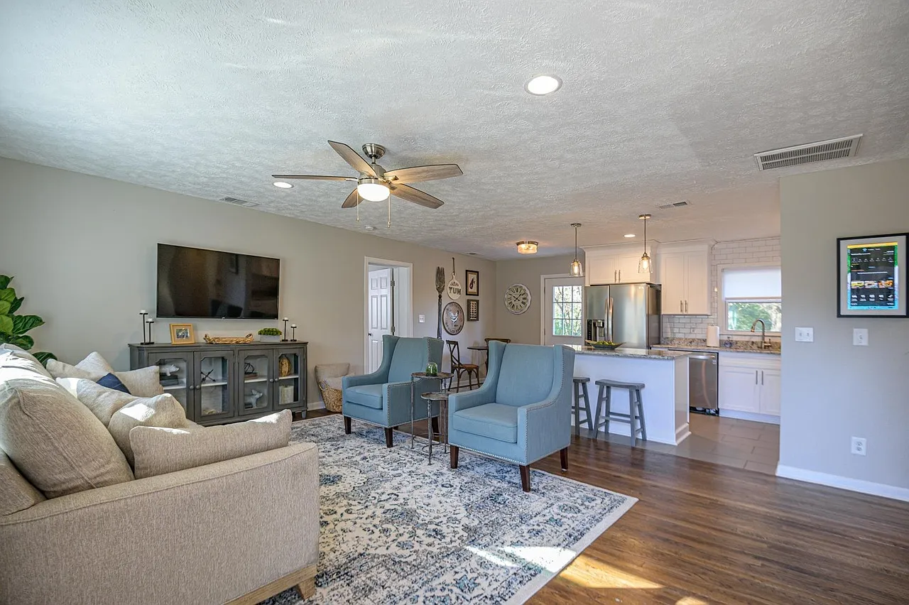 4 bed, 3.0 bath, 2300 sqft, $5,585 — Photo 1