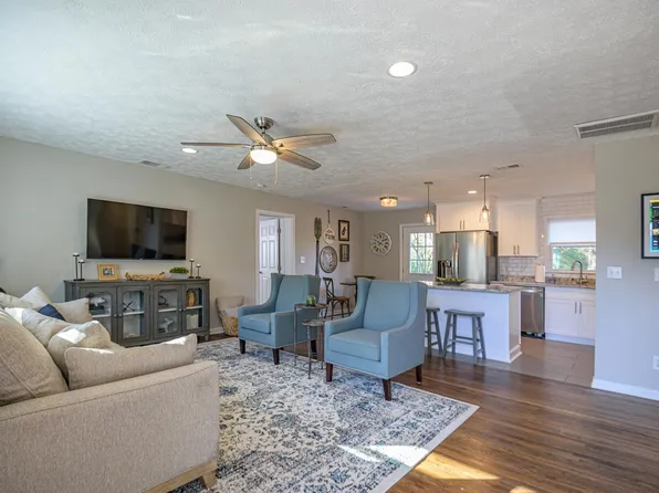 941 Pine Mnr, Marietta, GA 30066