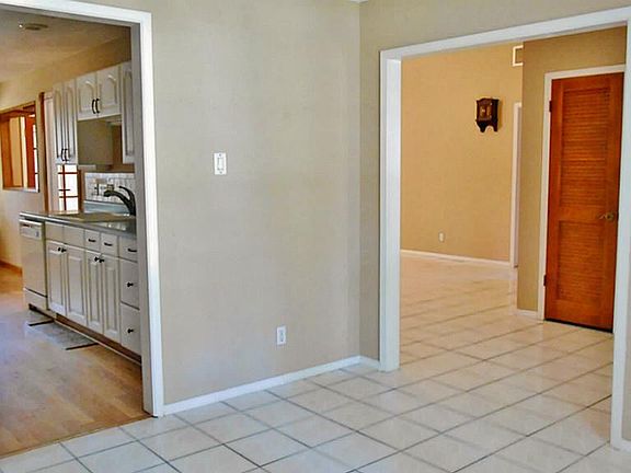5th image of 22415 Coriander Dr