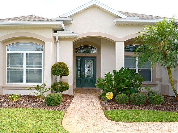 2nd image of 3425 Rexford Cir