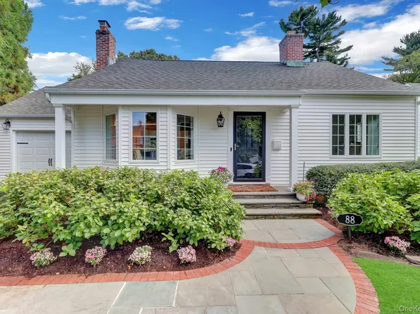 88 Fairmount Street, Huntington, NY 11743