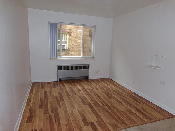 2nd image of 1042 Pearl St APT 104