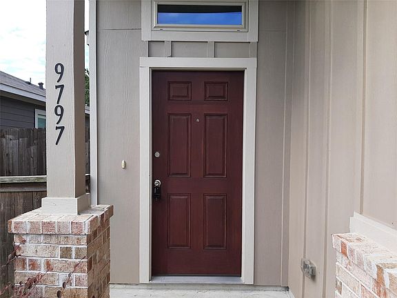 3rd image of 9797-9801 Grosbeak Ln