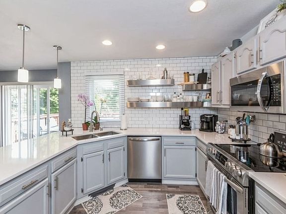 4th image of 5729 NW 92nd St
