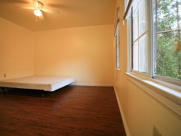 4th image of 5529 1/2 N Burton Ave